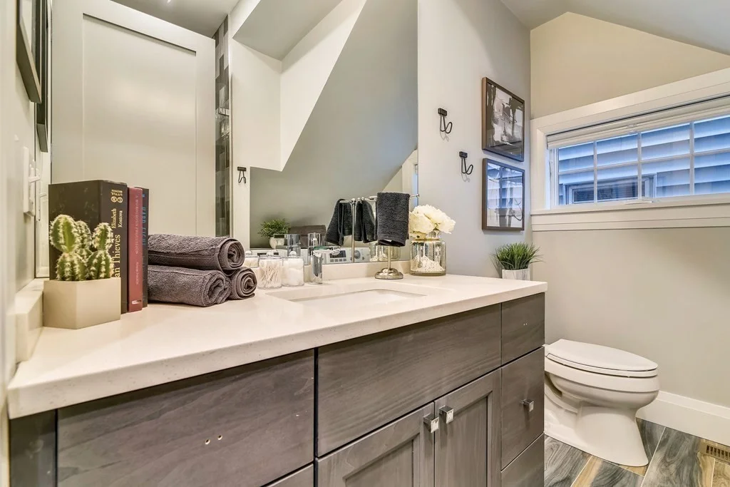 4 bed, 2 bath apartment for rent at 719 E 2nd St Unit 2, South Boston — photo 17 of 29