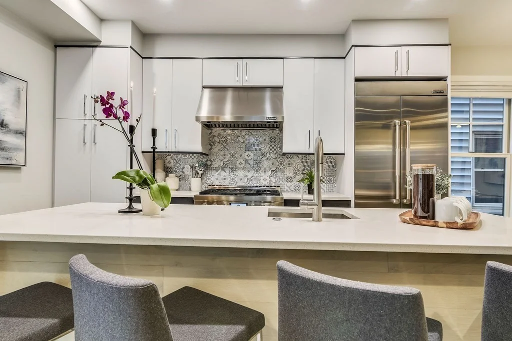 4 bed, 2 bath apartment for rent at 719 E 2nd St Unit B, South Boston — photo 8 of 31