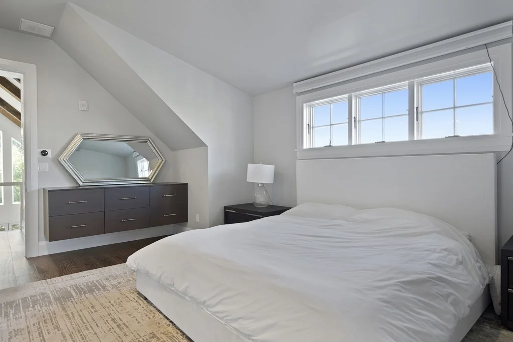 3 bed, 2 bath apartment for rent at 719 E 2nd St Unit PH3, South Boston — photo 22 of 38