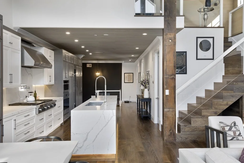 3 bed, 2 bath apartment for rent at 719 E 2nd St Unit PH3, South Boston — photo 10 of 38