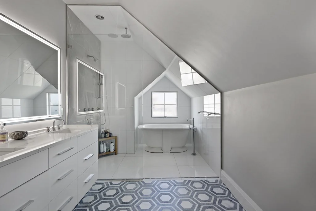 3 bed, 2 bath apartment for rent at 719 E 2nd St Unit PH3, South Boston — photo 20 of 38