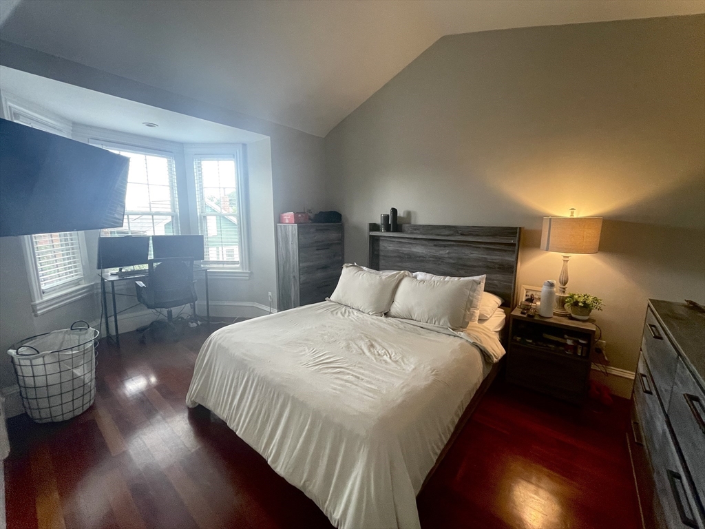 1 bed, 1 bath apartment for rent at 719 E Fourth St Unit 3, South Boston — photo 6 of 11