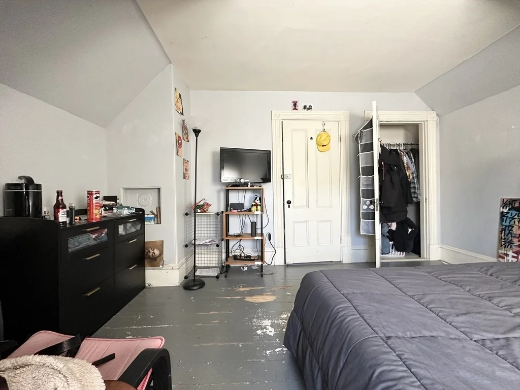 2 bed, 1 bath apartment for rent at 71A Gardner St Unit 1, Allston — photo 5 of 11