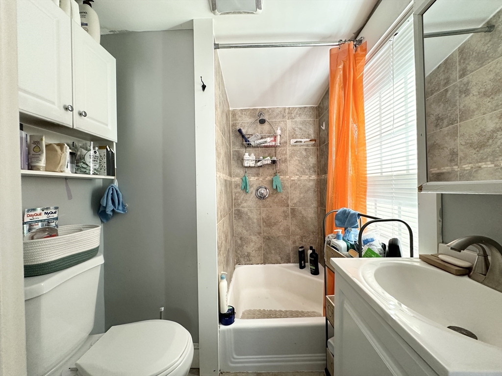 2 bed, 1 bath apartment for rent at 71A Gardner St Unit 1A, Allston — photo 9 of 9