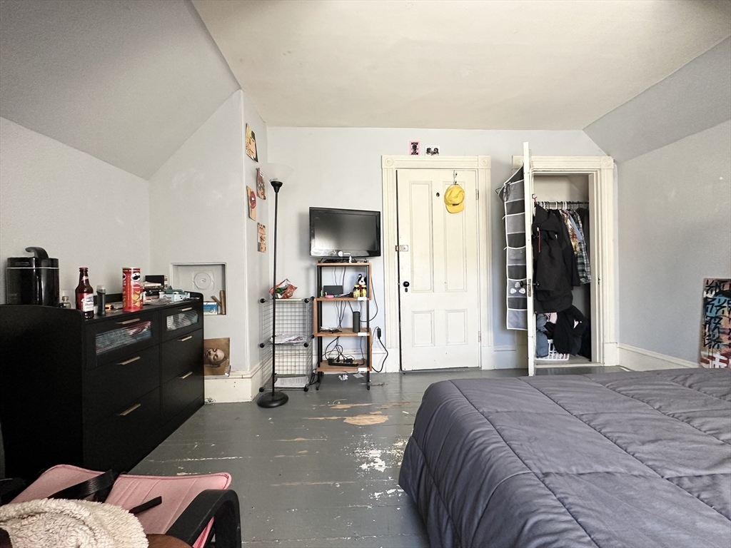 2 bed, 1 bath apartment for rent at 71A Gardner St Unit 1A, Allston — photo 4 of 9