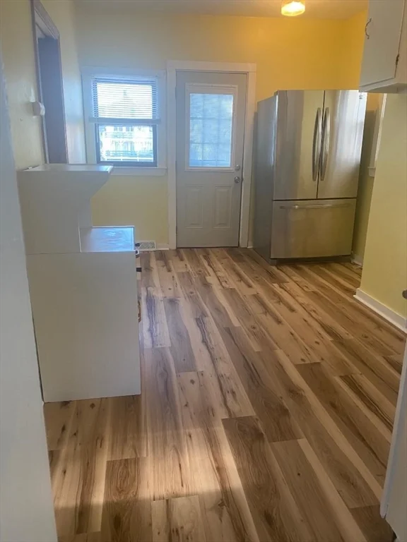 3 bed, 1 bath apartment for rent at 71B Bay St Unit B, Hull — photo 2 of 19