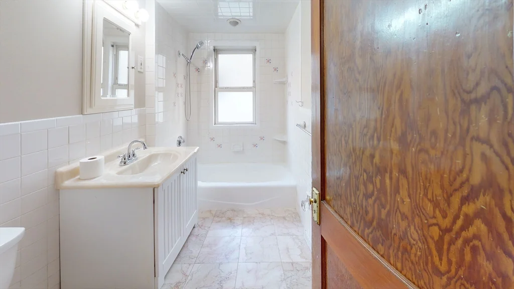 3 bed, 1 bath apartment for rent at 72-74 Harlow Unit 72, East Arlington — photo 8 of 9