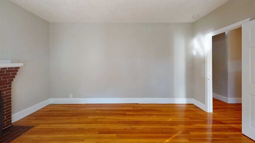 3 bed, 1 bath apartment for rent at 72-74 Harlow Unit 72, East Arlington — photo 2 of 9