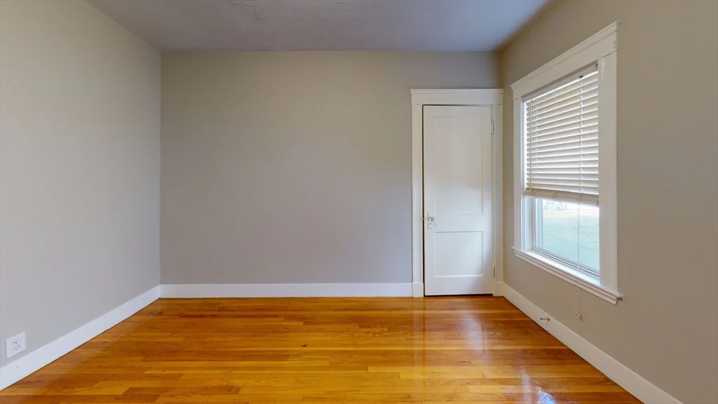 3 bed, 1 bath apartment for rent at 72-74 Harlow Unit 72, East Arlington — photo 6 of 9
