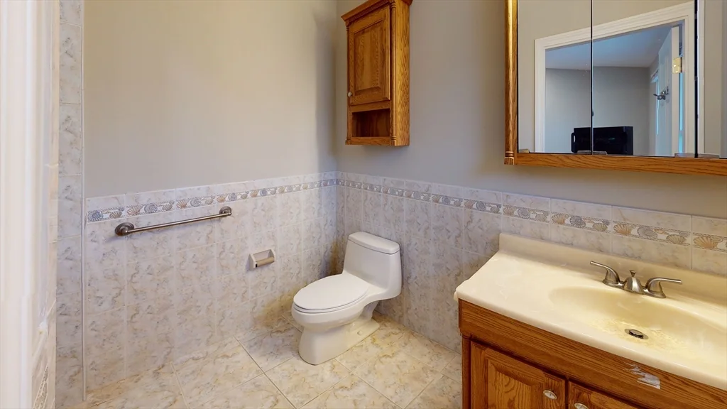 6 bed, 2 bath apartment for rent at 72-74 Harlow Unit 74, East Arlington — photo 17 of 19