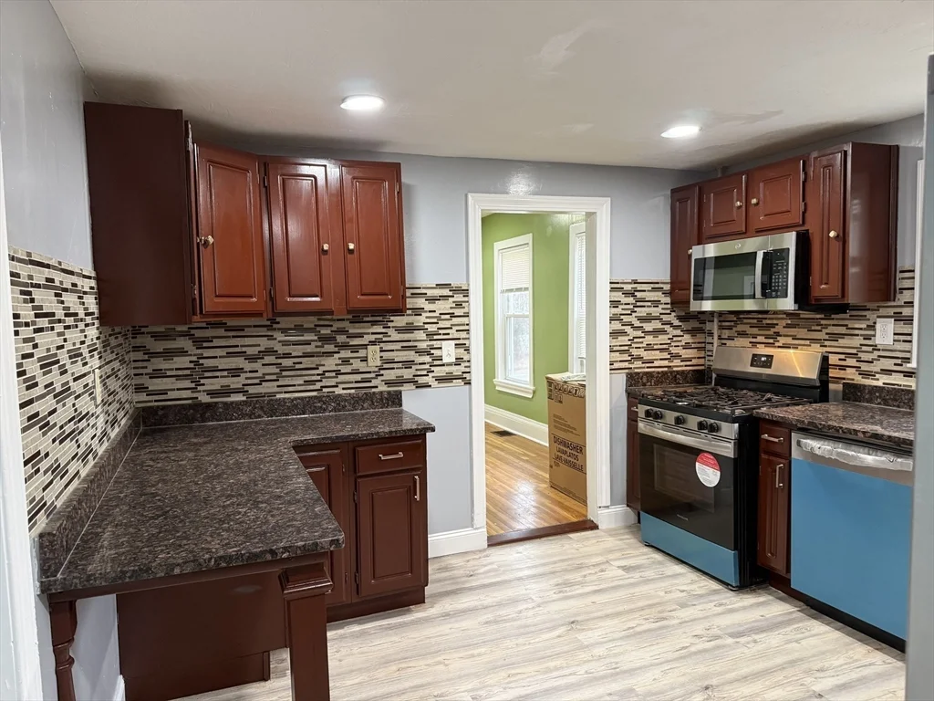 3 bed, 2 bath apartment for rent at 72 Allen St Unit 1, Randolph — photo 7 of 29