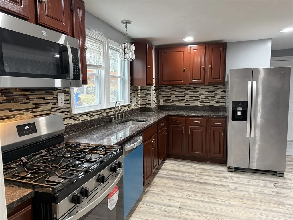 3 bed, 2 bath apartment for rent at 72 Allen St Unit 1, Randolph — photo 8 of 29