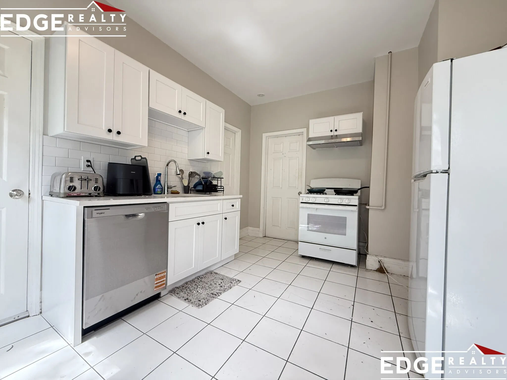 5 bed, 2 bath apartment for rent at 72 Antwerp St Unit 2, Brighton