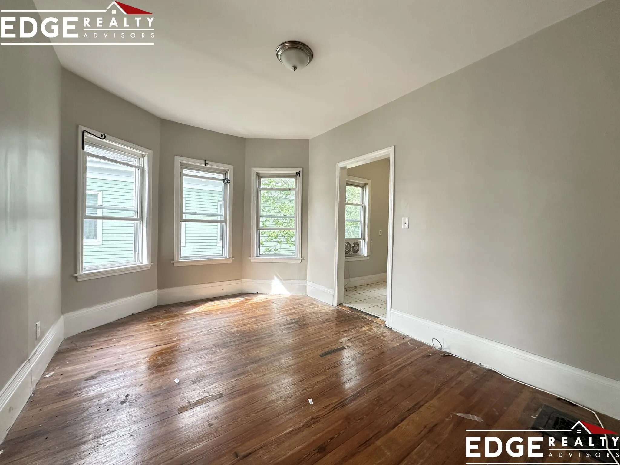 5 bed, 2 bath apartment for rent at 72 Antwerp St Unit 2, Brighton — photo 5 of 9