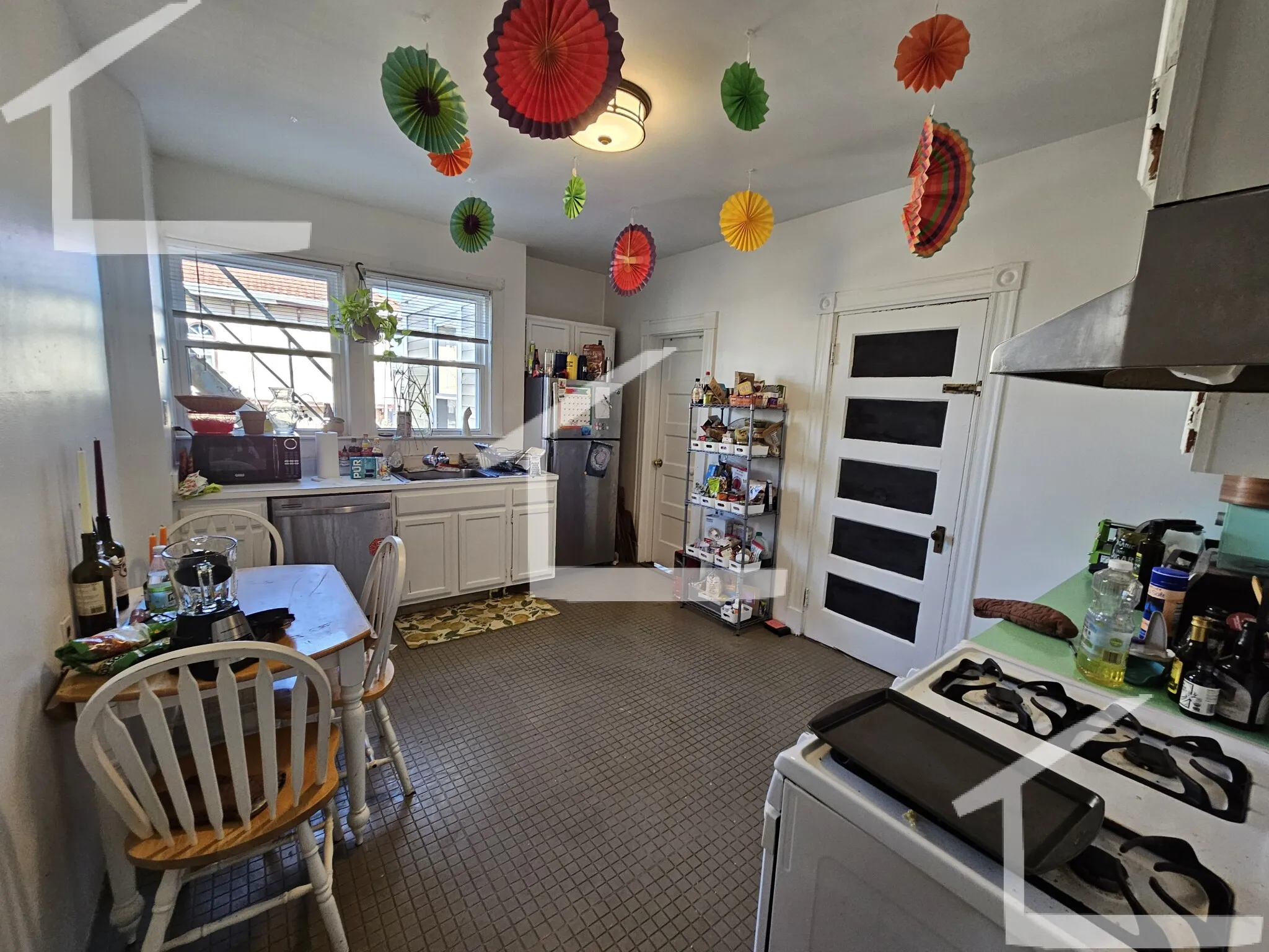 3 bed, 1 bath apartment for rent at 72 Ashford St Unit 1, Allston — photo 1 of 11