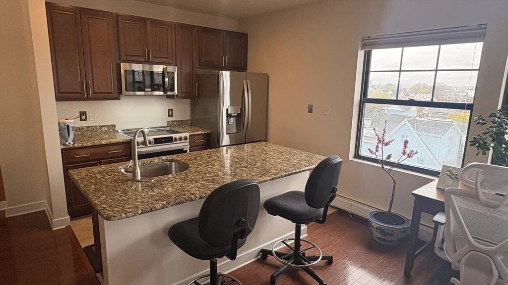2 bed, 2 bath apartment for rent at 72 Ashland Unit 401, Malden — photo 3 of 25