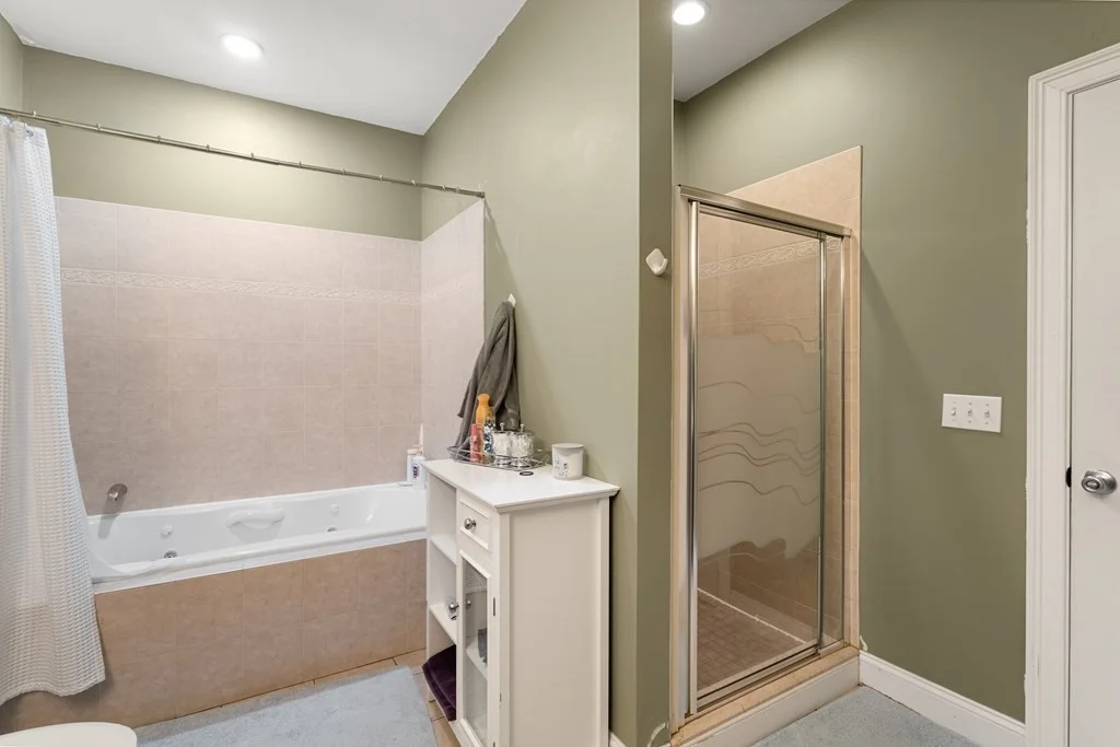 4 bed, 2 bath apartment for rent at 72 Baxter St Unit 72, South Boston — photo 25 of 36