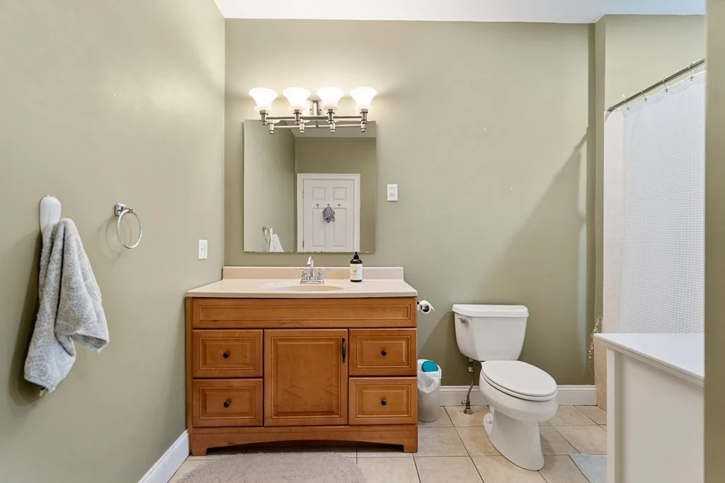 4 bed, 2 bath apartment for rent at 72 Baxter St Unit 72, South Boston — photo 27 of 36