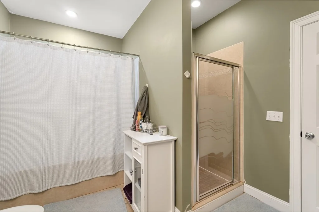 4 bed, 2 bath apartment for rent at 72 Baxter St Unit 72, South Boston — photo 26 of 36