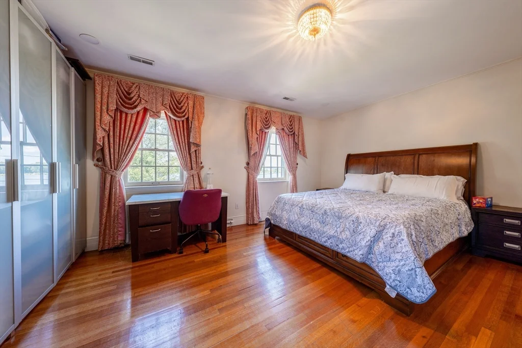 7 bed, 4+ bath apartment for rent at 72 Beacon St Unit 1, Chestnut Hill — photo 14 of 20