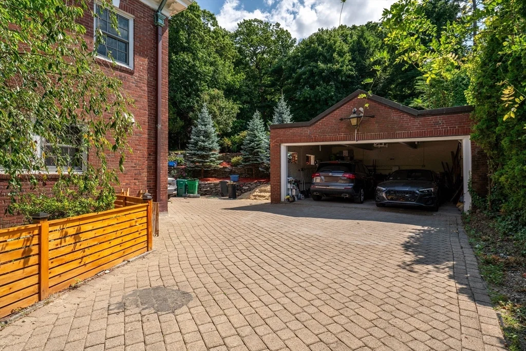 7 bed, 4+ bath apartment for rent at 72 Beacon St Unit 1, Chestnut Hill — photo 19 of 20