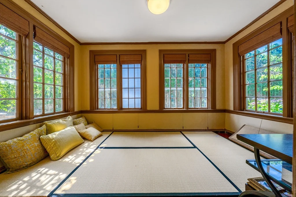 7 bed, 4+ bath apartment for rent at 72 Beacon St Unit 1, Chestnut Hill — photo 5 of 20