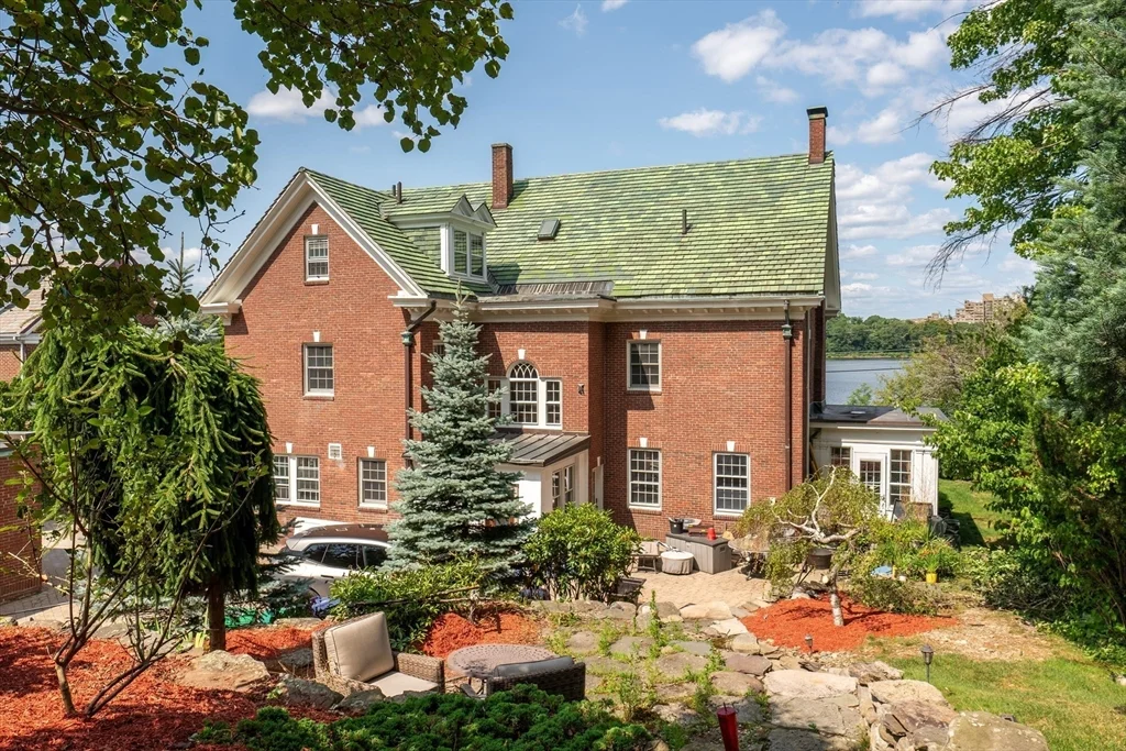 7 bed, 4+ bath apartment for rent at 72 Beacon St Unit 1, Chestnut Hill — photo 18 of 20