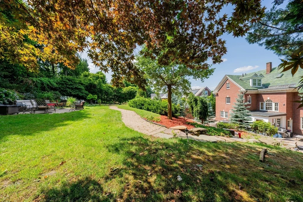 7 bed, 4+ bath apartment for rent at 72 Beacon St Unit 1, Chestnut Hill — photo 17 of 20