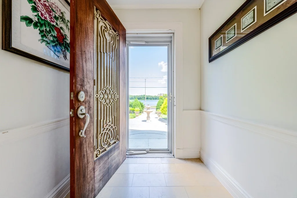 7 bed, 4+ bath apartment for rent at 72 Beacon St Unit 1, Chestnut Hill — photo 6 of 20