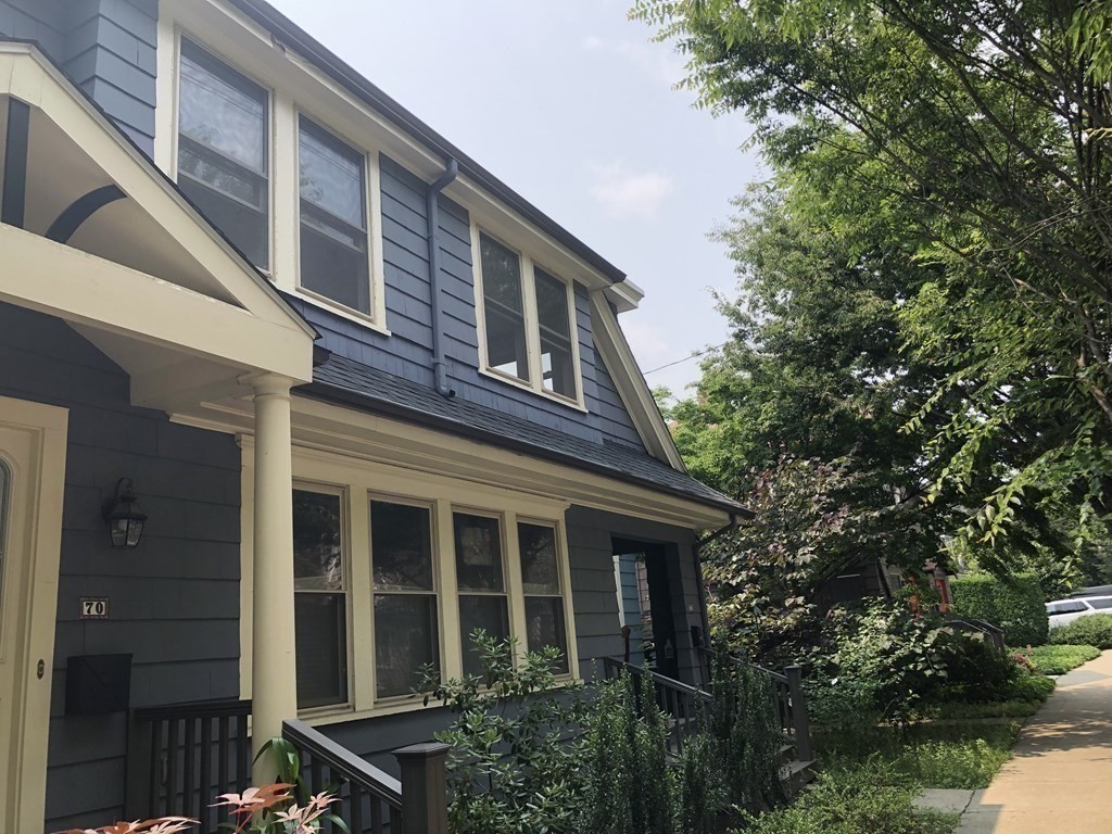 3 bed, 1 bath apartment for rent at 72 Beaconsfield Rd Unit upper, Aspinwall Hill