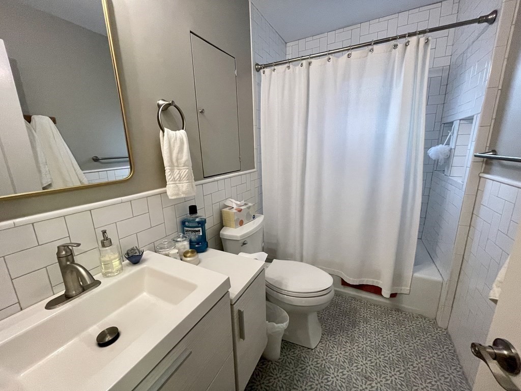 3 bed, 1 bath apartment for rent at 72 Beaconsfield Rd Unit upper, Aspinwall Hill — photo 17 of 17