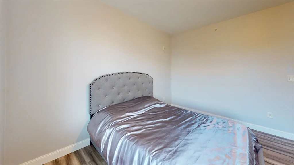 3 bed, 3 bath apartment for rent at 72 Beechcroft St Unit 2, Boston — photo 3 of 11