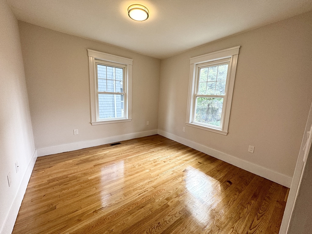 3 bed, 1 bath apartment for rent at 72 Belden St Unit 1, Dorchester — photo 5 of 8