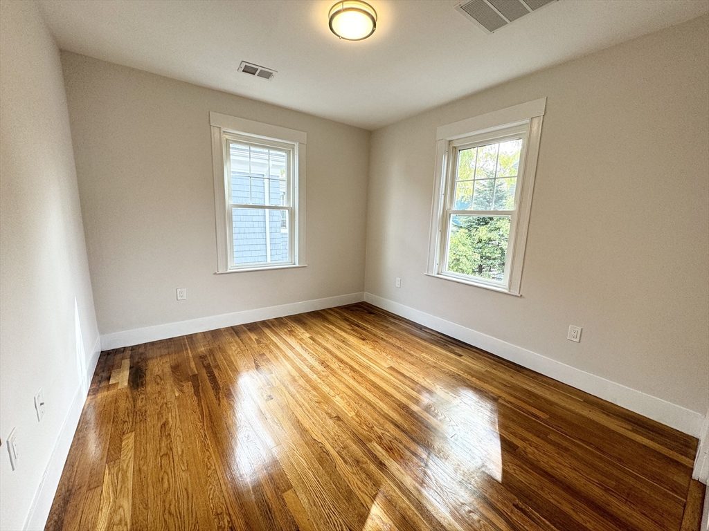 4 bed, 1 bath apartment for rent at 72 Belden St Unit 2, Dorchester — photo 6 of 7