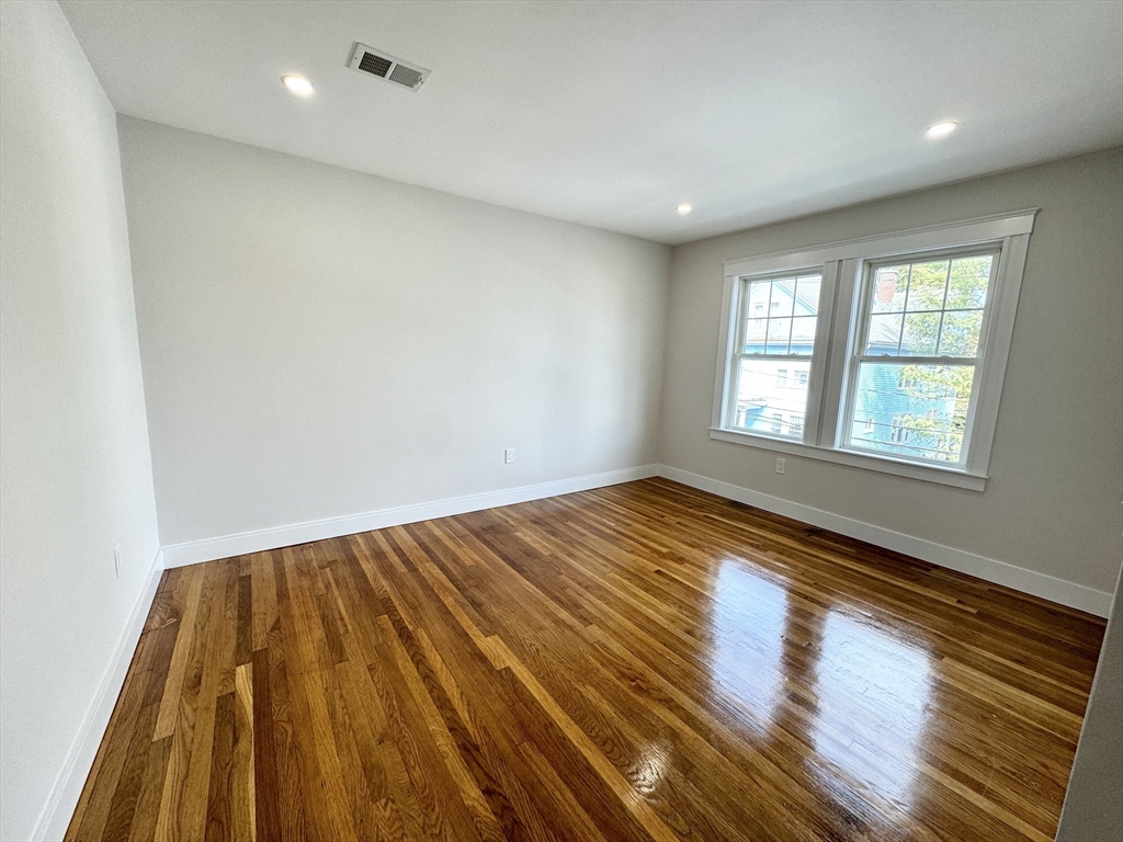 4 bed, 1 bath apartment for rent at 72 Belden St Unit 2, Dorchester — photo 2 of 7