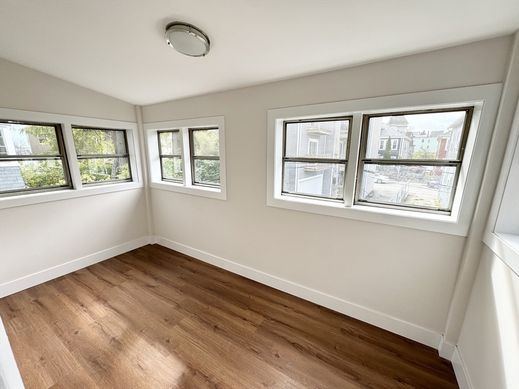 4 bed, 1 bath apartment for rent at 72 Belden St Unit 2, Dorchester — photo 4 of 7