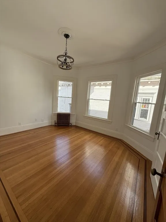 6 bed, 2 bath apartment for rent at 72 Belmont St Unit 1, Fall River — photo 11 of 20