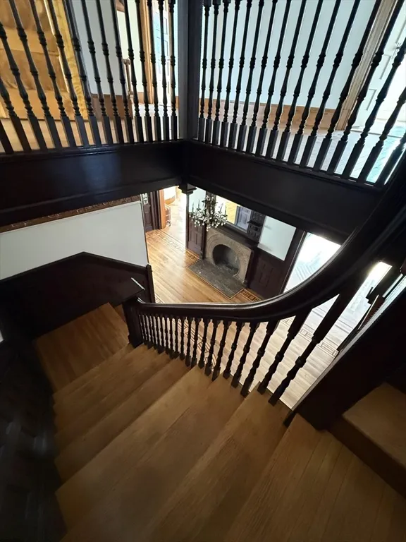 6 bed, 2 bath apartment for rent at 72 Belmont St Unit 1, Fall River — photo 7 of 20