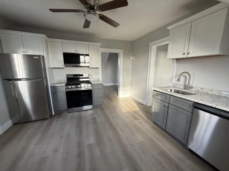 1 bed, 1 bath apartment for rent at 72 Belmont St Unit 3 Rear, Fall River