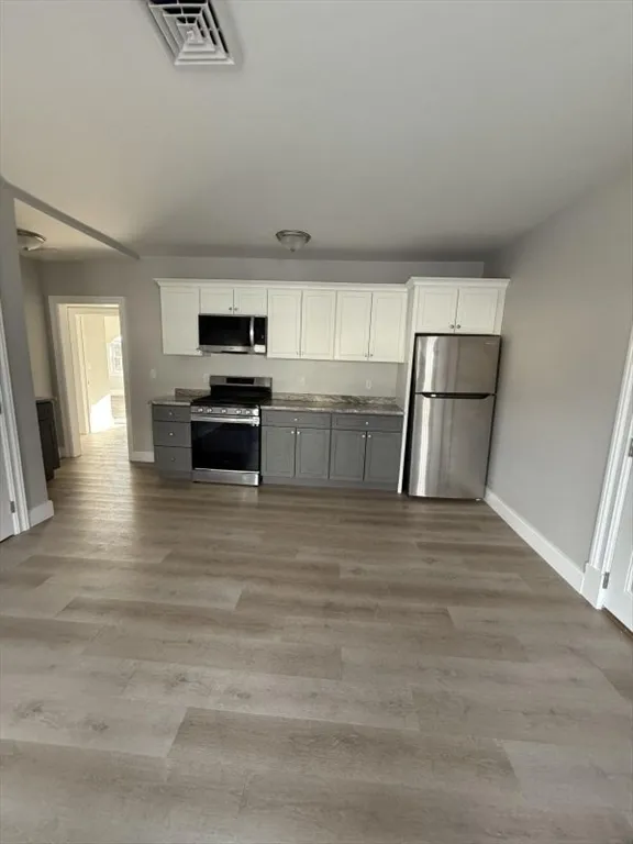 1 bed, 1 bath apartment for rent at 72 Belmont Unit 3 Front, Fall River — photo 2 of 8