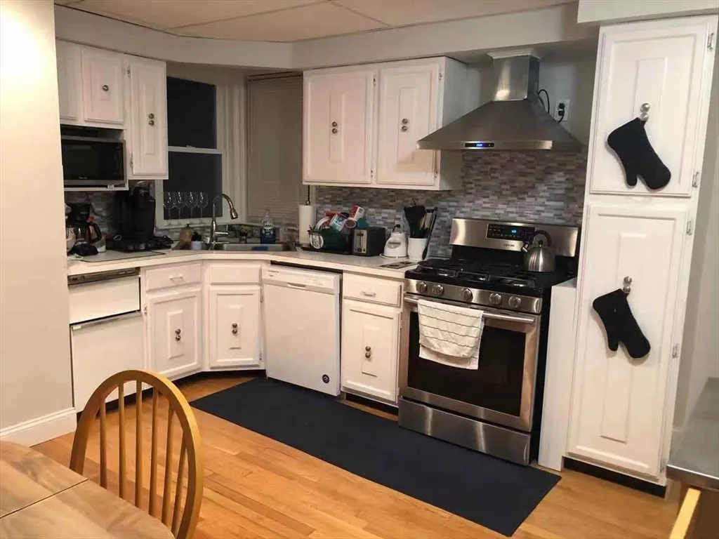 2 bed, 1 bath apartment for rent at 72 Boston Ave Unit 1, West Medford — photo 4 of 27