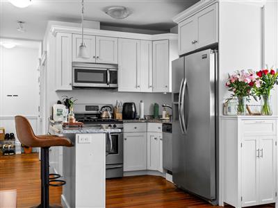3 bed, 1 bath apartment for rent at 72 Bowdoin St Unit 1, South Medford — photo 4 of 12