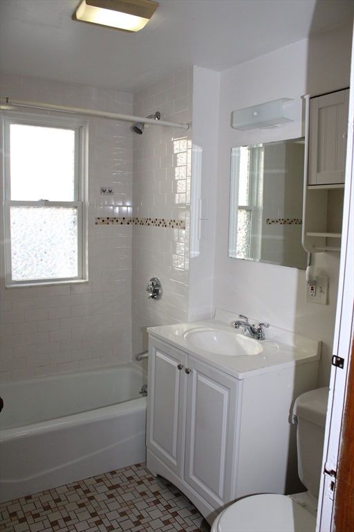 2 bed, 1 bath apartment for rent at 72 Bradford Rd Unit 2, Watertown — photo 9 of 12