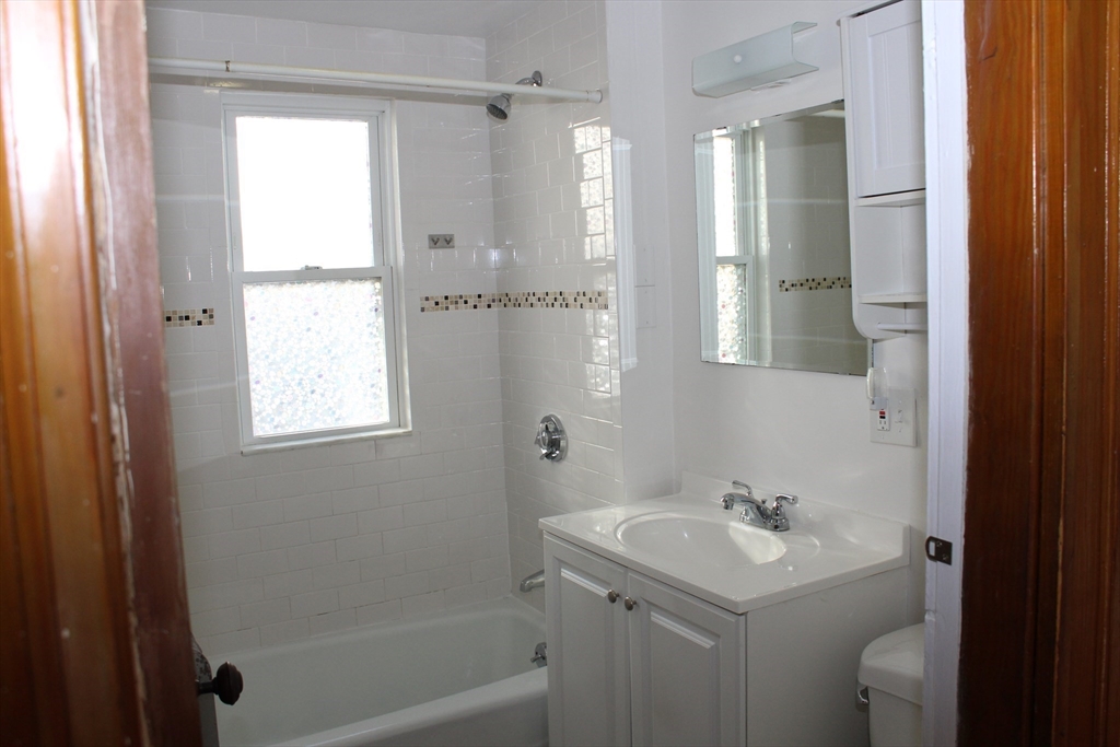 2 bed, 1 bath apartment for rent at 72 Bradford Rd Unit 2, Watertown — photo 8 of 12