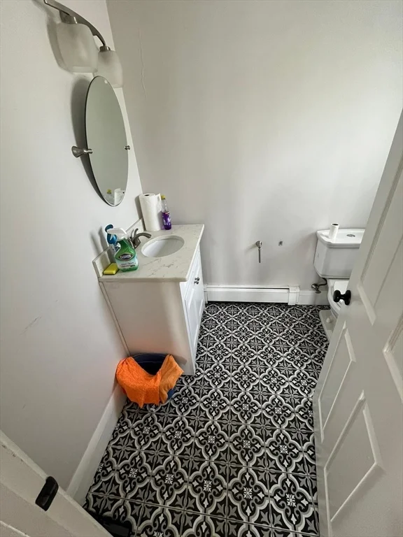 3 bed, 1 bath apartment for rent at 72 Bristow, Saugus — photo 6 of 7