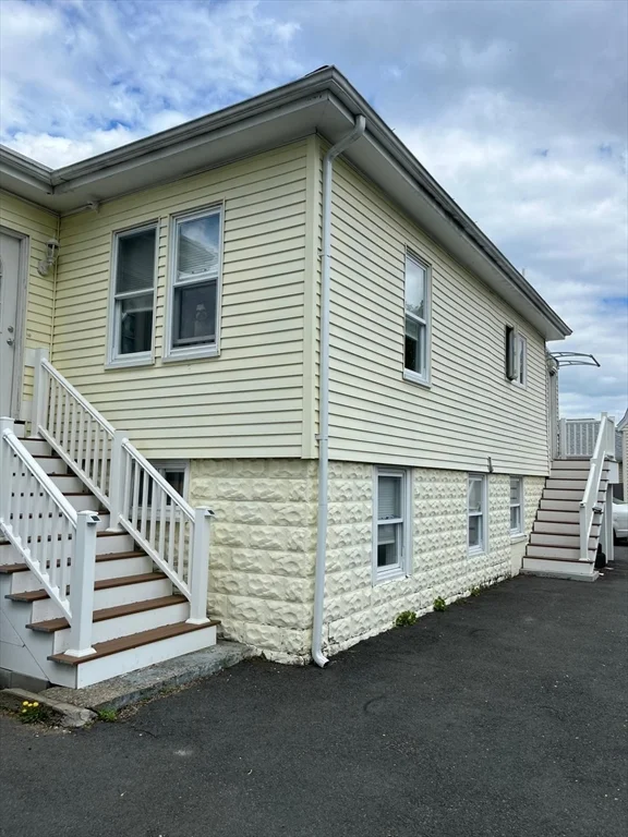 3 bed, 1 bath apartment for rent at 72 Bristow, Saugus — photo 2 of 7