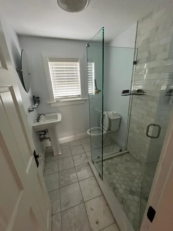 3 bed, 1 bath apartment for rent at 72 Bristow, Saugus — photo 5 of 7