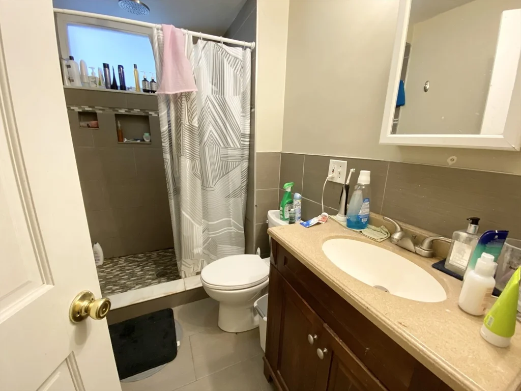 4 bed, 1 bath apartment for rent at 72 Calumet St Unit 1, Mission Hill — photo 8 of 8