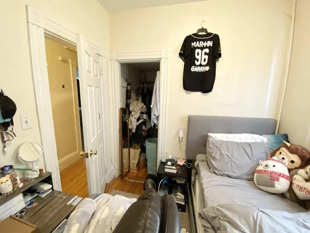 4 bed, 1 bath apartment for rent at 72 Calumet St Unit 1, Mission Hill — photo 7 of 8