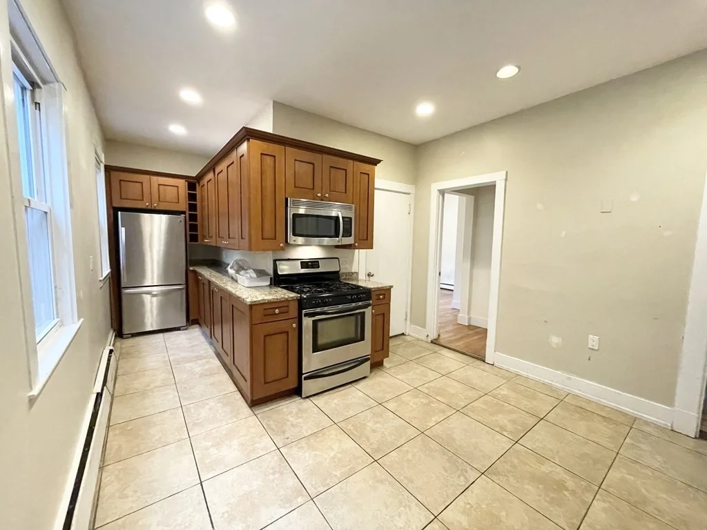 4 bed, 1 bath apartment for rent at 72 Calumet St Unit 2, Mission Hill
